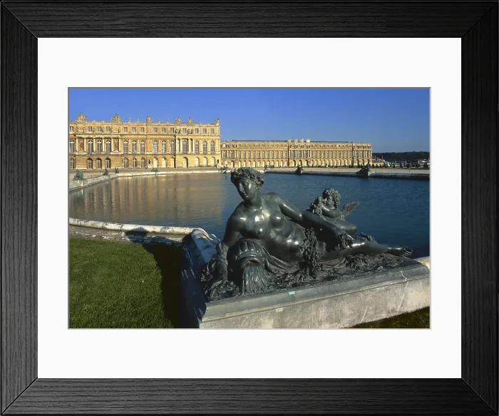 Framed Print : FRANCE. LE-DE-FRANCE. YVELINES. Versailles. Poond of the gardens designed by Andr Le Ntre (1613-1700). Sculpture. AISA / Everett Collection**US SALES ONLY**