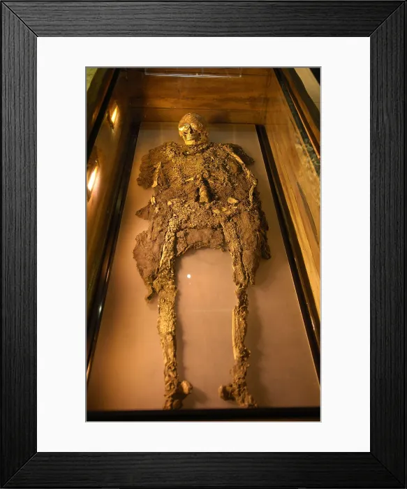 Framed Print : Remains of the Lord of Sipn. Moche or Mochica Art. PERU. Sipn. Royal Tombs of Sipn Museum. AISA / Everett Collection**US SALES ONLY** Framed Print : Remains of the Lord of Sipn. Moche or Mochica Art. PERU. Sipn. Royal Tombs of Sipn Museum. AISA / Everett Collection**US SALES ONLY**