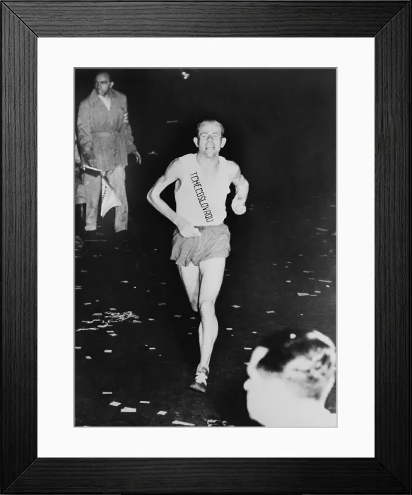 Framed Print : Emil Ztopek running in the Saint Silvester Road Race through the streets of So Paolo, Brazil, Dec. 31, 1953