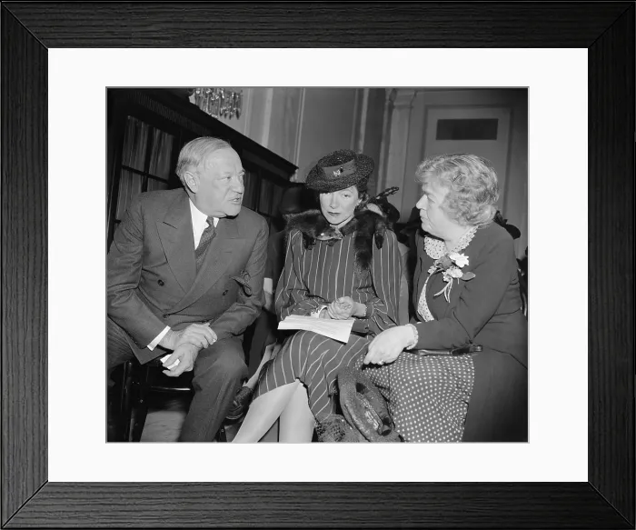 Framed Print : Actress Helen Hayes urges U.S. admittance of 20, 000 German refugee children. She is with Senator Robert Wagner, and Rep