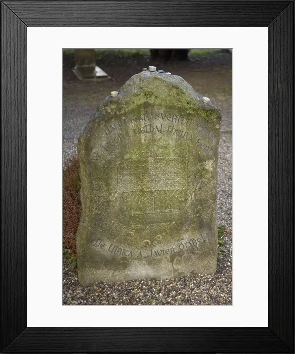 Framed Print : SWITZERLAND. Geneva. Jorge Luis Borges tomb (revers), in the cemetery of Plainpalais. Sculpture. AISA / Everett Collection**US SALES ONLY** Framed Print : SWITZERLAND. Geneva. Jorge Luis Borges tomb (revers), in the cemetery of Plainpalais. Sculpture. AISA / Everett Collection**US SALES ONLY**