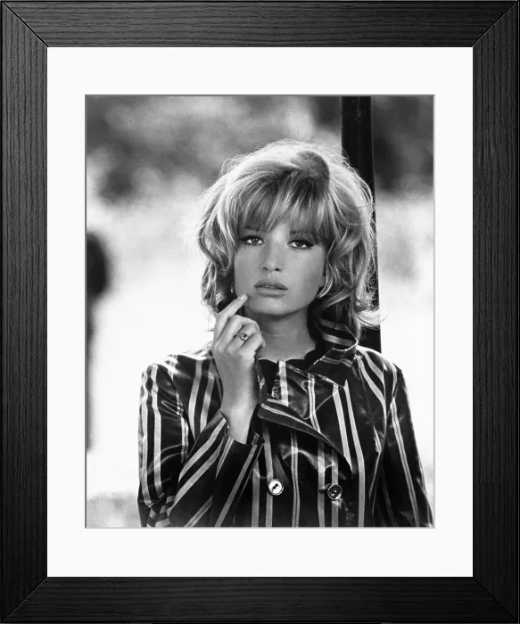 Framed Print : KILL ME QUICK, I'M COLD (aka FAI IN FRETTA AD UCCIDERMI...HO FREDDO!), Monica Vitti, 1967 Framed Print : KILL ME QUICK, I'M COLD (aka FAI IN FRETTA AD UCCIDERMI...HO FREDDO!), Monica Vitti, 1967