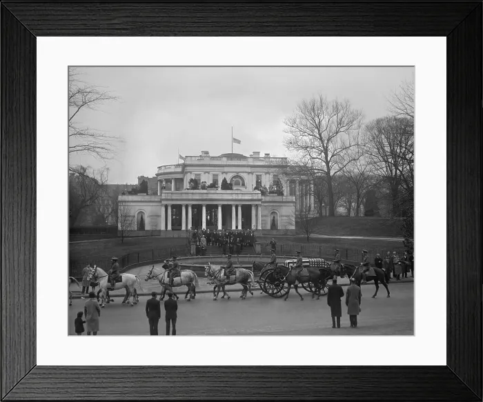 Framed Print : Funeral of former President and Chief Justice William Howard Taft, March 8-13, 1929. Horse drawn caisson with the flag draped coffin of Taft moves past the White House Framed Print : Funeral of former President and Chief Justice William Howard Taft, March 8-13, 1929. Horse drawn caisson with the flag draped coffin of Taft moves past the White House