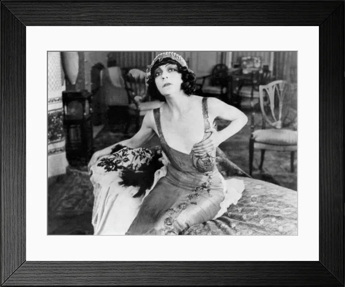 Framed Print : DIE FILMPRIMADONNA, Asta Nielsen, 1913 Framed Print : DIE FILMPRIMADONNA, Asta Nielsen, 1913