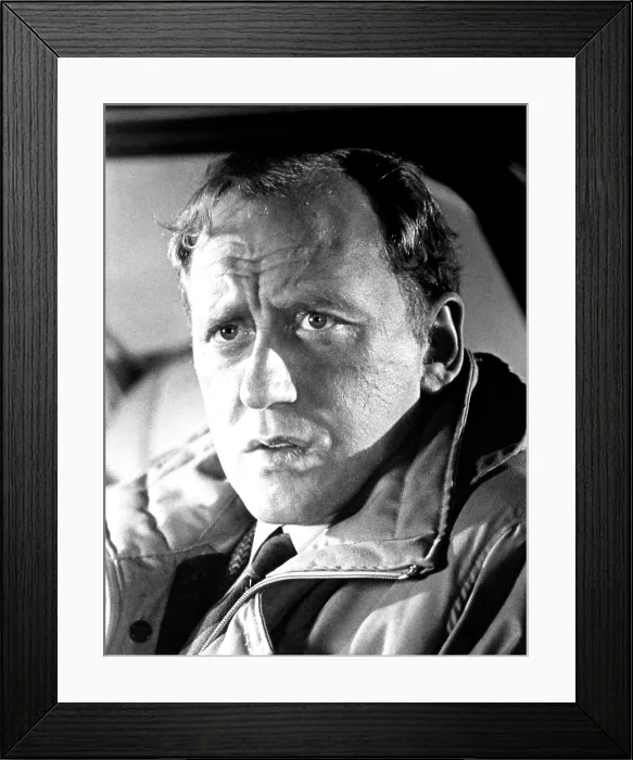 Framed Print : VENOM, Nicol Williamson, 1981, Paramount / courtesy Everett Collection