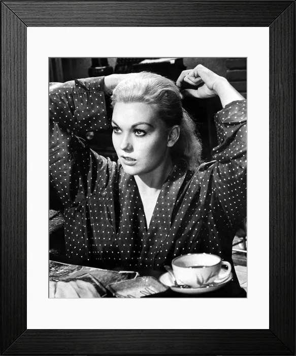 Framed Print : VERTIGO, Kim Novak, 1958 Framed Print : VERTIGO, Kim Novak, 1958