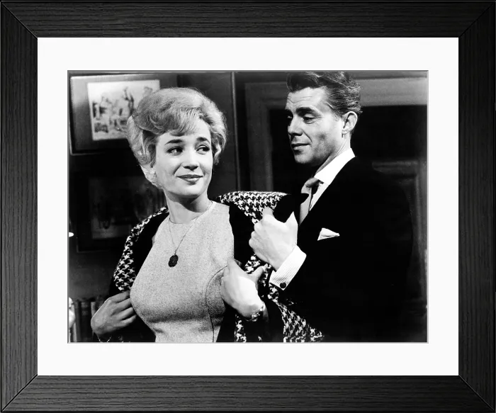Framed Print : VICTIM, Sylvia Syms, Dirk Bogarde, 1961