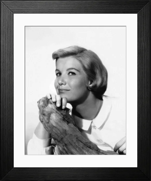 Framed Print : VERTIGO, Barbara Bel Geddes, 1958