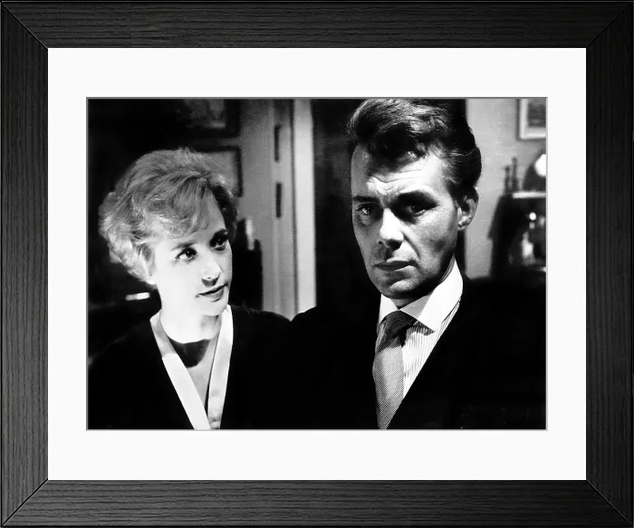Framed Print : VICTIM, Sylvia Syms, Dirk Bogarde, 1961 Framed Print : VICTIM, Sylvia Syms, Dirk Bogarde, 1961