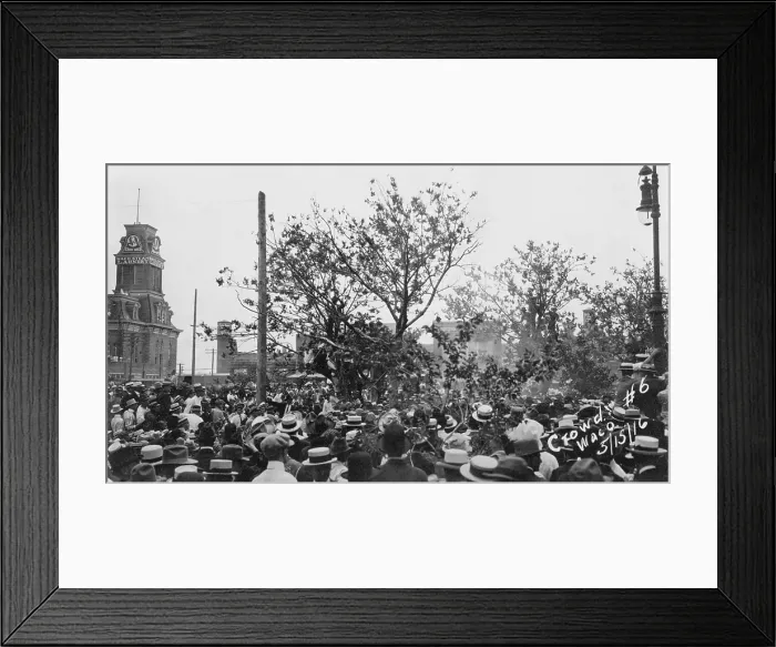 Framed Print : Crowd of people gathered to watch the lynching of Jesse Washington, Waco, Texas, May 15, 1916