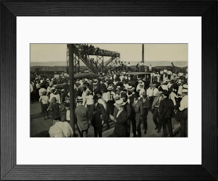 Framed Print : Scene at the beginning of the Chicago Race Riot at a Lake Michigan beach, July 27, 1919