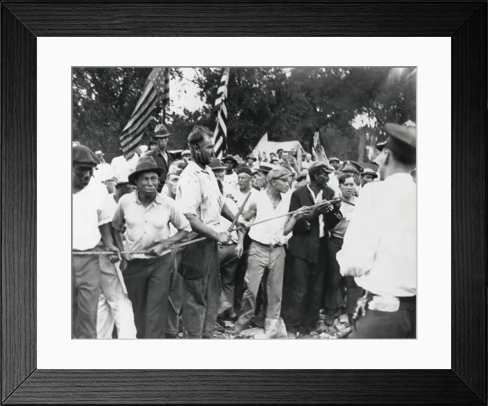 Framed Print : Bonus Marchers confront Washington, D.C. police, July 28, 1932. Veterans pushing the line forward in their battle, one with blood streaming down his face. (BSLOC_2013_9_212)