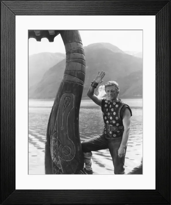 Framed Print : THE VIKINGS, Kirk Douglas, 1958