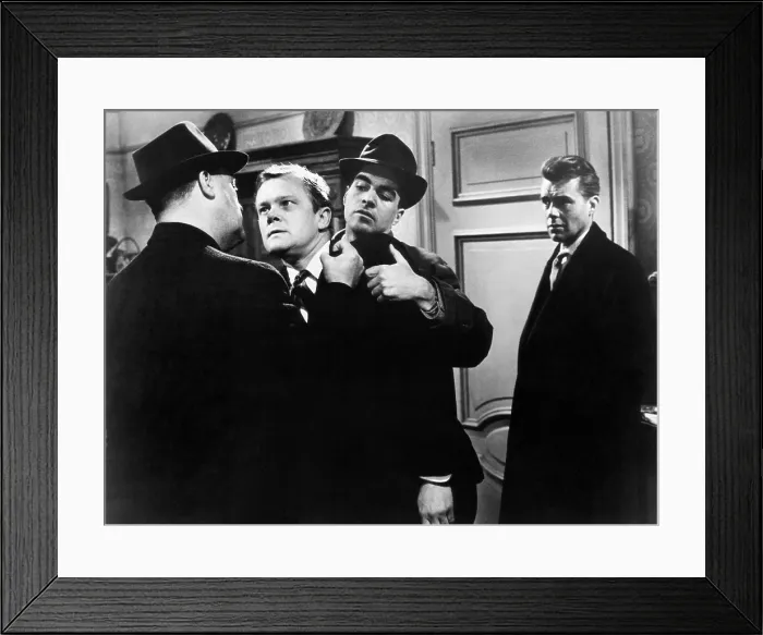 Framed Print : VICTIM, John Barrie, Nigel Stock, John Cairney, Dirk Bogarde, 1961