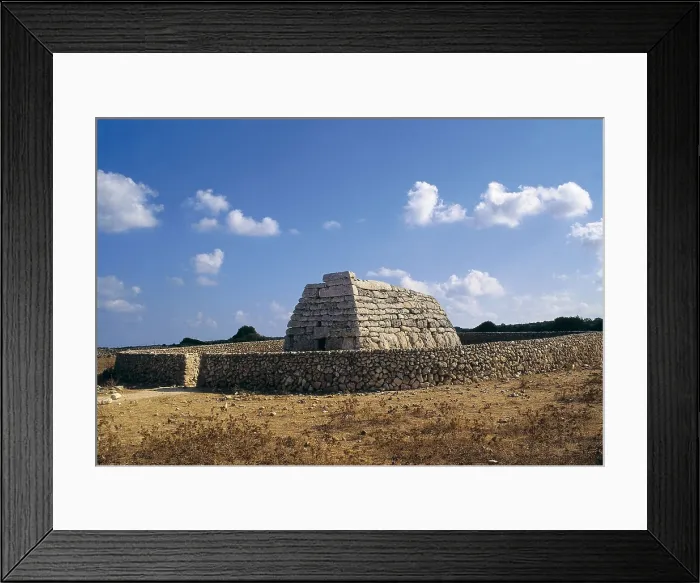 Framed Print : Naveta d'es Tudons. 2000 -1500 BC. SPAIN. MENORCA. Ciutadella de Menorca. Bronze Age. Talaiotic Culture. Architecture. AISA / Everett Collection**US SALES ONLY**