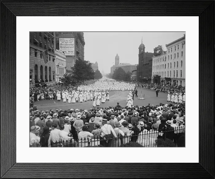 Framed Print : 25, 000 to 35, 000 members of the Ku Klux Klan march down Pennsylvania Avenue on August 8, 1925. The big parade was organized to counter reports of faltering enrollment Framed Print : 25, 000 to 35, 000 members of the Ku Klux Klan march down Pennsylvania Avenue on August 8, 1925. The big parade was organized to counter reports of faltering enrollment