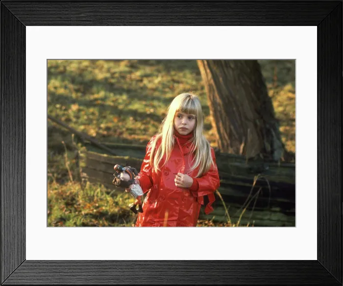Framed Print : DON'T LOOK NOW, Sharon Williams, 1973 Framed Print : DON'T LOOK NOW, Sharon Williams, 1973