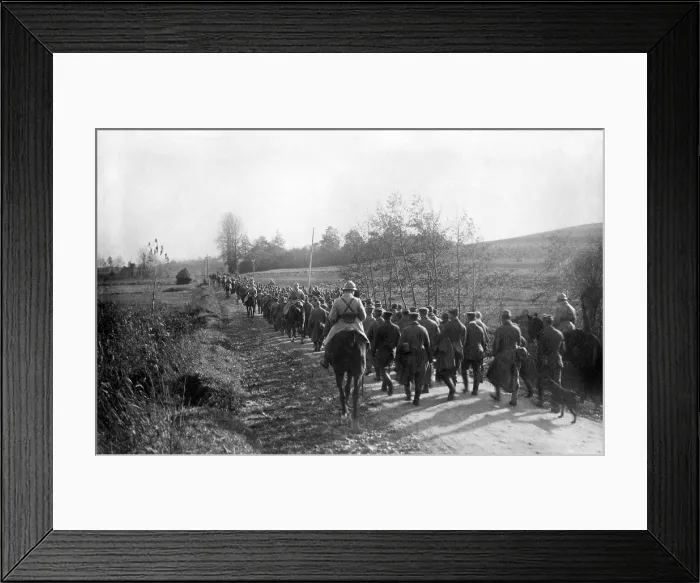 Framed Print : World War 1: Battle of Verdun. German prisoners being escorted to confinement behind the lines of the Battle of Verdun. Ca. 1916. (BSLOC_2013_1_104)