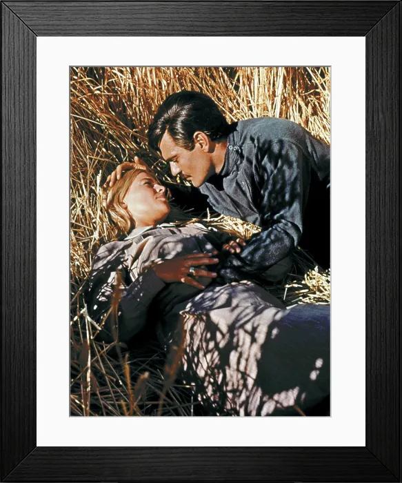 Framed Print : DOCTOR ZHIVAGO, Julie Christie, Omar Sharif, 1965
