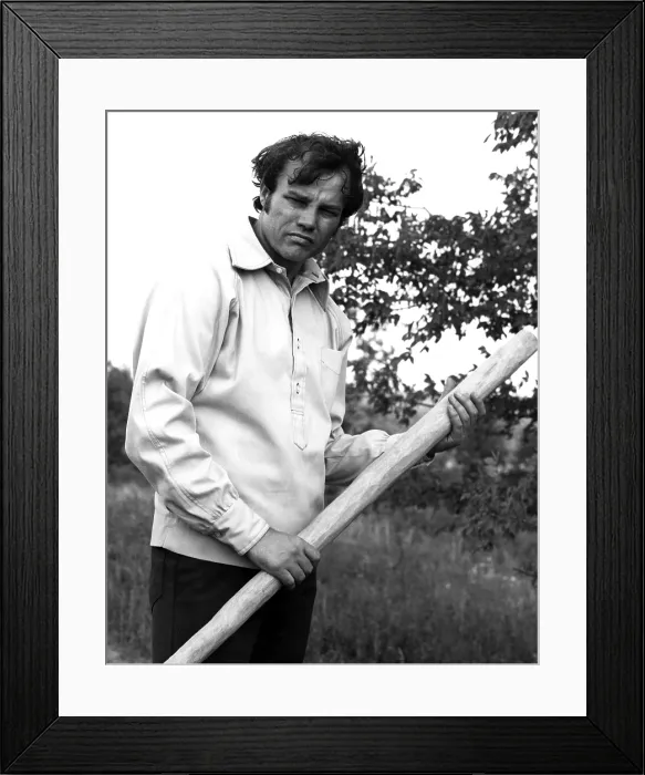 Framed Print : WALKING TALL, Joe Don Baker, 1973 Framed Print : WALKING TALL, Joe Don Baker, 1973