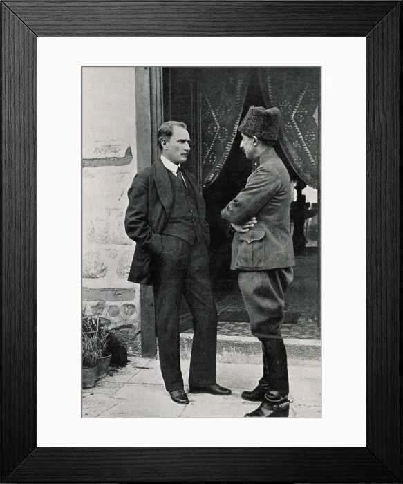 Framed Print : Turkey. War of the Turkish National Movement. Mustafa Kemal Ataturk talks to the commander in chief of the Ismet Pasha army (September 1922) Framed Print : Turkey. War of the Turkish National Movement. Mustafa Kemal Ataturk talks to the commander in chief of the Ismet Pasha army (September 1922)