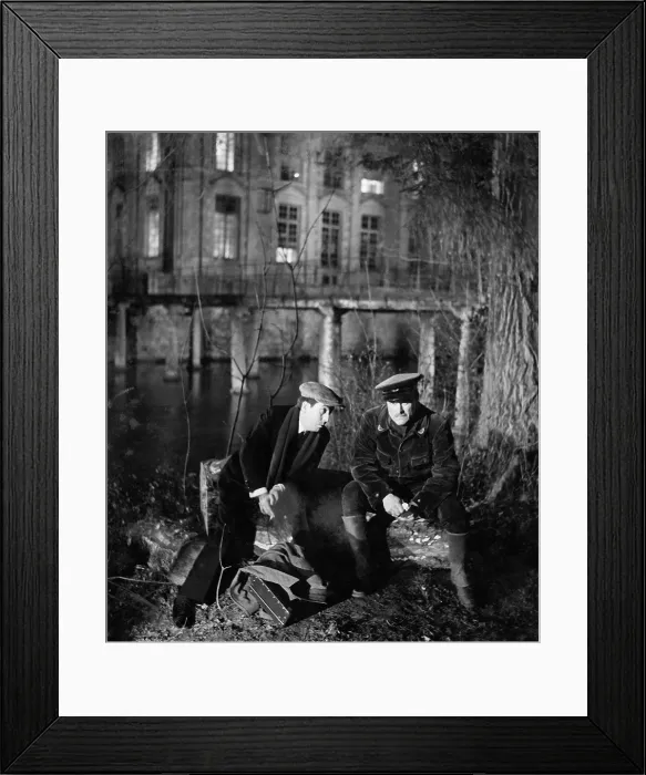 Framed Print : THE RULES OF THE GAME, (aka LA REGLE DU JEU), Julien Carette, Gaston Modot, 1939