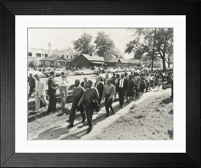 Framed Print : KING, Martin Luther (1929-1968). Demonstration in the streets of Alabama. UNITED STATES OF AMERICA. ALABAMA. AISA / Everett Collection**US SALES ONLY** Framed Print : KING, Martin Luther (1929-1968). Demonstration in the streets of Alabama. UNITED STATES OF AMERICA. ALABAMA. AISA / Everett Collection**US SALES ONLY**