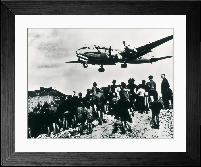 Framed Print : Germany. Airlift over Berlin (June 1949-May 1949). A North American supply plane arrives to the Tempelhof airport, in west Berlin. AISA / Everett Collection**US SALES ONLY** Framed Print : Germany. Airlift over Berlin (June 1949-May 1949). A North American supply plane arrives to the Tempelhof airport, in west Berlin. AISA / Everett Collection**US SALES ONLY**