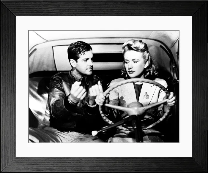 Framed Print : SABOTEUR, Robert Cummings, Priscilla Lane, 1942 Framed Print : SABOTEUR, Robert Cummings, Priscilla Lane, 1942