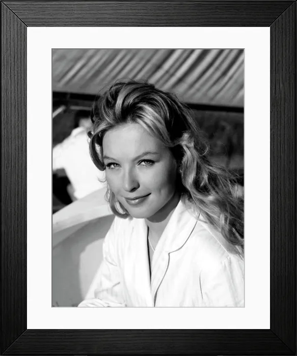 Framed Print : LA RAGAZZA IN VETRINA, Marina Vlady, 1961