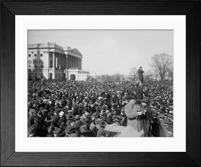 Framed Print : Crowds at the inauguration of President Warren Harding, March 4, 1921. Pressmen use ladders to photograph over the heads of the spectators on the east side of the Capitol