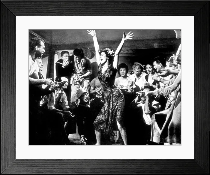 Framed Print : I WANT TO LIVE, Susan Hayward (center), 1958