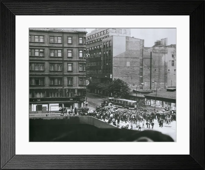 Framed Print : Czechoslovakia. Prague Spring. Popula resistance against the Soviet invasion (August 1968). AISA / Everett Collection**US SALES ONLY** Framed Print : Czechoslovakia. Prague Spring. Popula resistance against the Soviet invasion (August 1968). AISA / Everett Collection**US SALES ONLY**