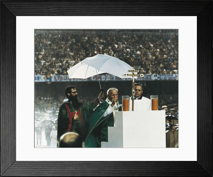 Framed Print : JOHN PAUL II (1920). Solemn mass of John Paul II at the F.C. Barcelona's Camp Nou (stadium) before 120.000 people (7th November 1982). AISA / Everett Collection**US SALES ONLY** Framed Print : JOHN PAUL II (1920). Solemn mass of John Paul II at the F.C. Barcelona's Camp Nou (stadium) before 120.000 people (7th November 1982). AISA / Everett Collection**US SALES ONLY**