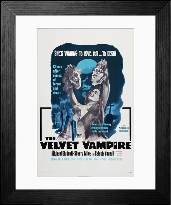 Framed Print : THE VELVET VAMPIRE, US poster, Celeste Yarnall (holding heads), 1971 Framed Print : THE VELVET VAMPIRE, US poster, Celeste Yarnall (holding heads), 1971