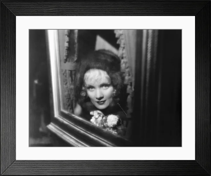 Framed Print : THE SCARLET EMPRESS, Marlene Dietrich as Catherine the Great, 1934