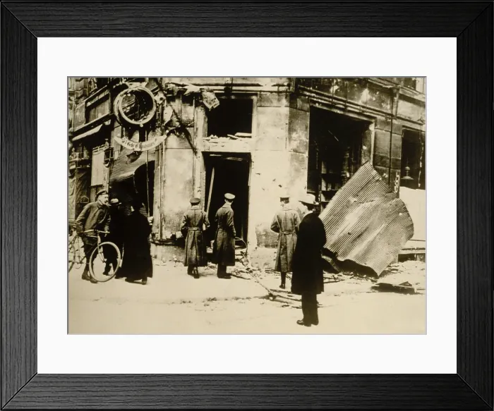 Framed Print : German men standing in front of a destroyed police station during the Hamburg Uprising of Oct. 23, 1923