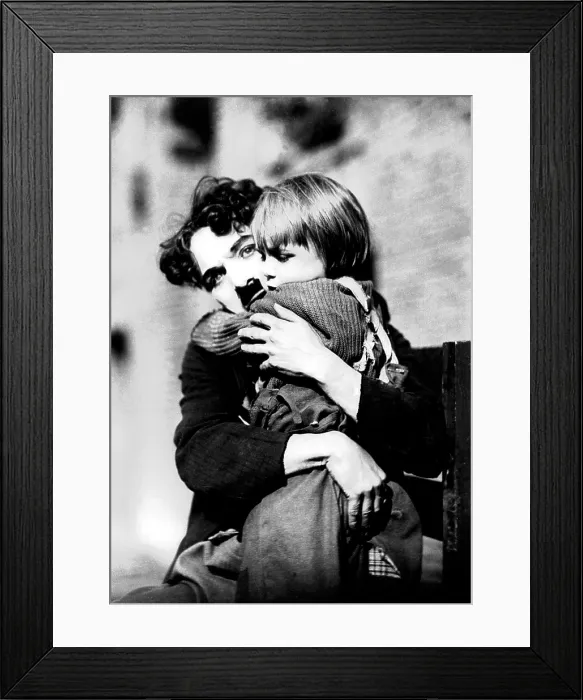 Framed Print : THE KID, Charlie Chaplin, Jackie Coogan, 1921 Framed Print : THE KID, Charlie Chaplin, Jackie Coogan, 1921