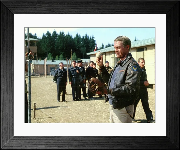 Framed Print : THE GREAT ESCAPE, Steve McQueen, 1963 Framed Print : THE GREAT ESCAPE, Steve McQueen, 1963