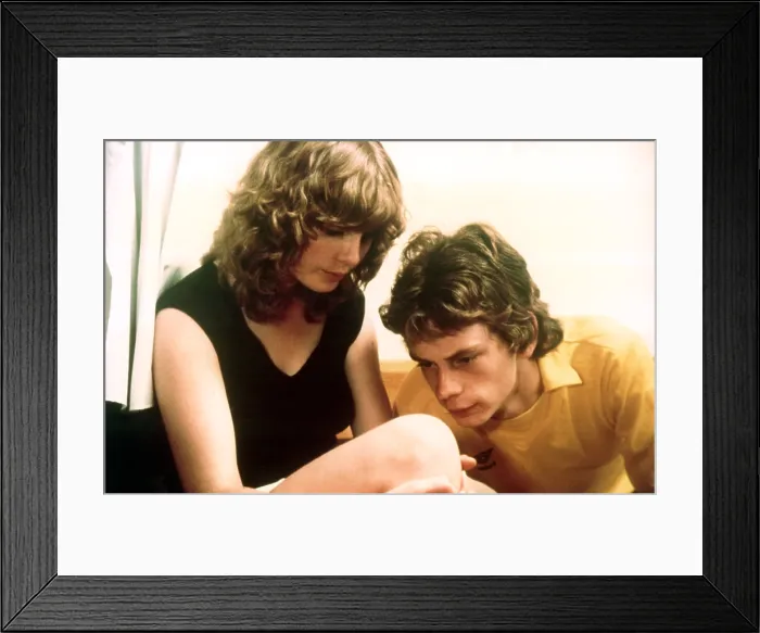 Framed Print : GREGORY'S GIRL, Dee Hepburn, John Gordon Sinclair, 1980. Samuel Goldwyn Company  /  courtesy Everett Collection