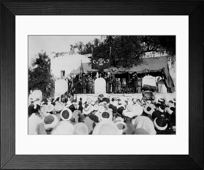 Framed Print : World War 1 in the Middle East. Sherif of Medina preaching the Holy War