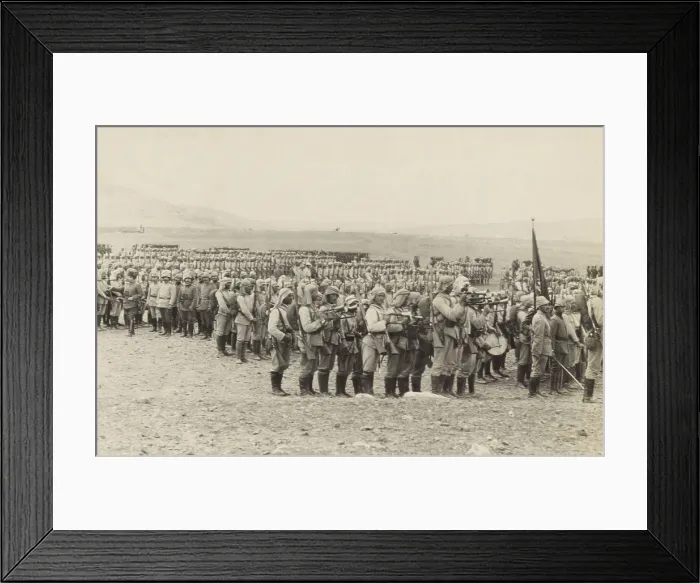 Framed Print : World War 1 in the Middle East. Turkish and Arab troops, the Suez Expeditionary Force of 25, 000, muster on the Plain of Esdraelon Framed Print : World War 1 in the Middle East. Turkish and Arab troops, the Suez Expeditionary Force of 25, 000, muster on the Plain of Esdraelon
