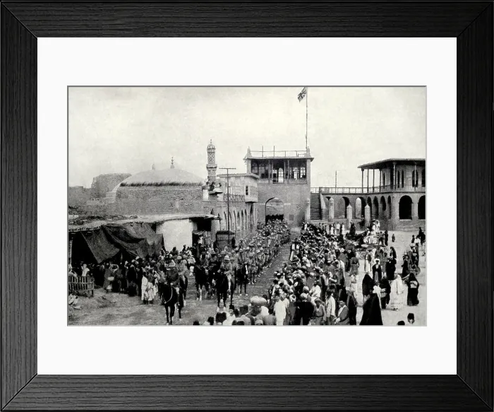 Framed Print : World War 1 in the Middle East. The Union Jack flies over Bagdad as British troops enter the city after its capture on March 11, 1917. (BSLOC_2013_1_79)