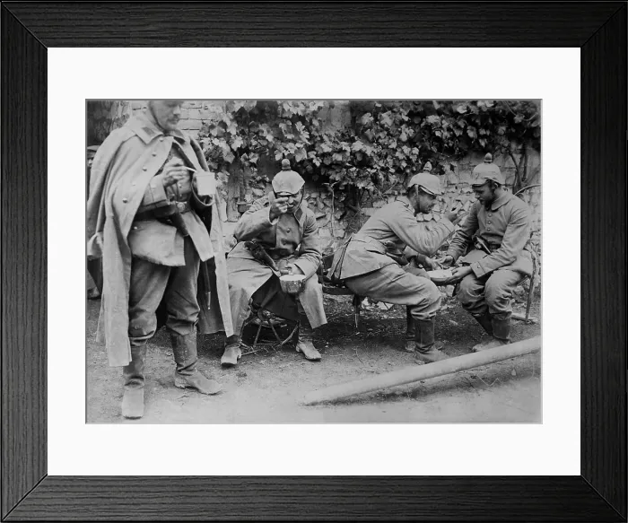 Framed Print : World War 1: Battle of Verdun. German artillery soldiers taking a meal break during their shelling of Verdun. Ca. 1915. (BSLOC_2013_1_95)
