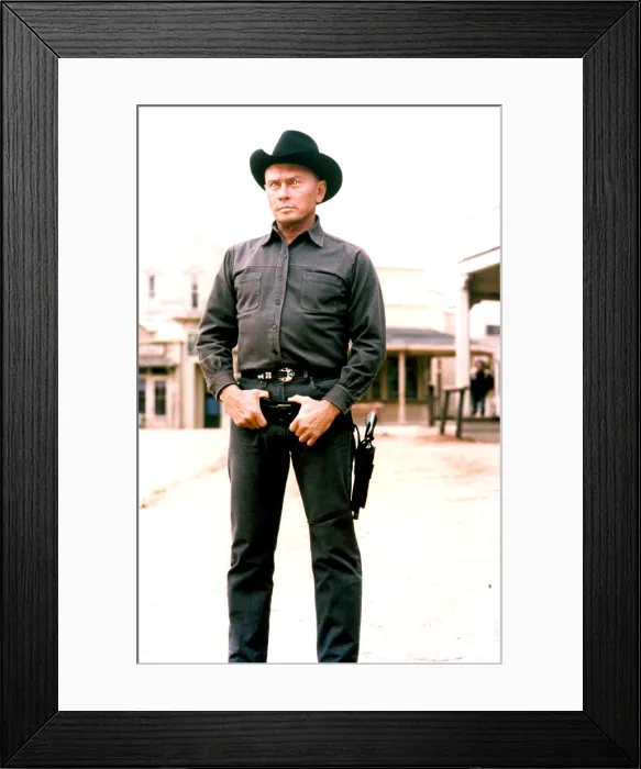 Framed Print : WESTWORLD, Yul Brynner, 1973