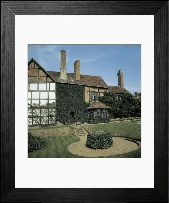 Framed Print : SHAKESPEARE, William (1564-1616). Facade and garden from the house where Shakespeare was born. UNITED KINGDOM. ENGLAND. WEST MIDLANDS. Stratford-Upon-Avon
