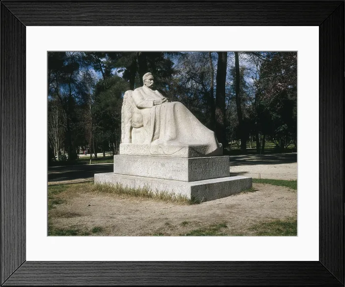 Framed Print : MACHO ROGADO, Victorino (1887-1966). Monument to Prez Galds. 1918. SPAIN. Madrid. Retiro Park. Work unveil in 1919 with the presence of Victorio Macho and Prez Galds Framed Print : MACHO ROGADO, Victorino (1887-1966). Monument to Prez Galds. 1918. SPAIN. Madrid. Retiro Park. Work unveil in 1919 with the presence of Victorio Macho and Prez Galds