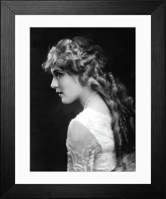 Framed Print : Mary Pickford, c. 1918 Framed Print : Mary Pickford, c. 1918