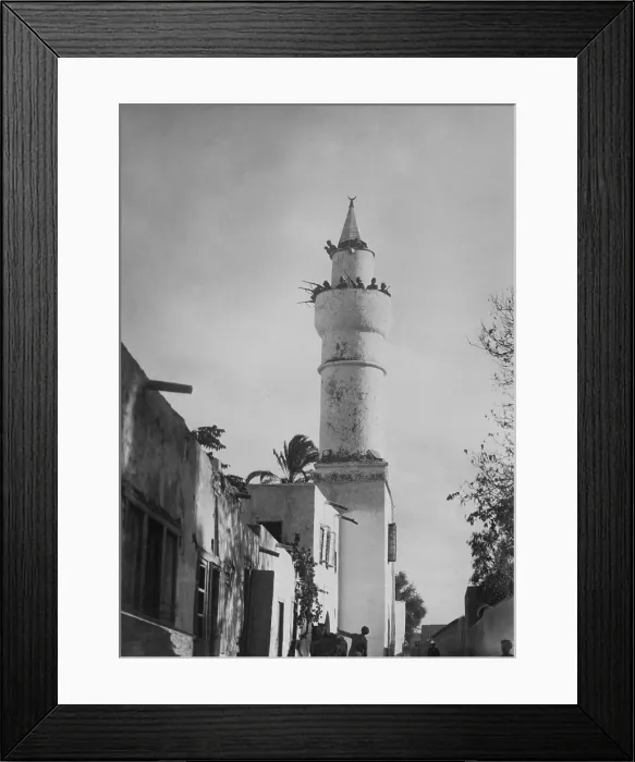 Framed Print : Italian soldiers on a minaret balcony of a mosque in Tripoli, Libya. Fighting took place mostly in coastal regions until the Treaty of Ouchy, Oct. 1912