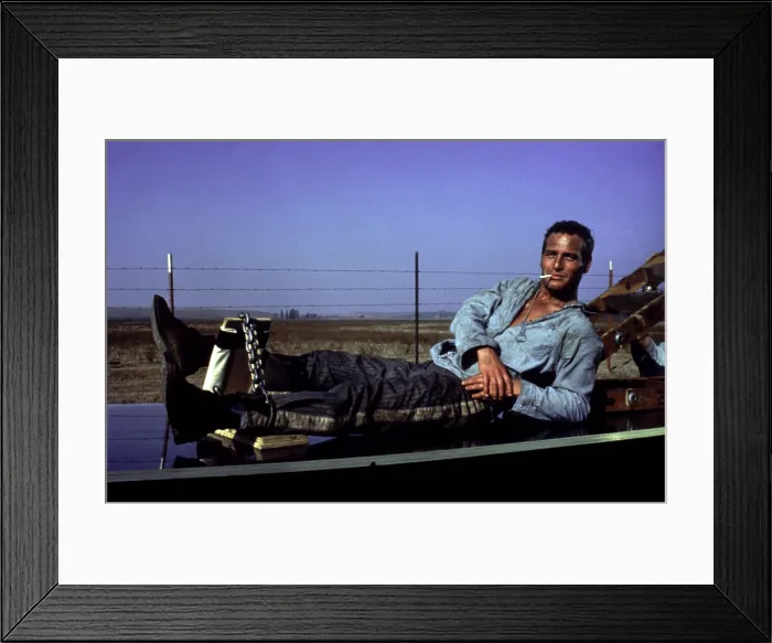 Framed Print : COOL HAND LUKE, Paul Newman, 1967, leg irons